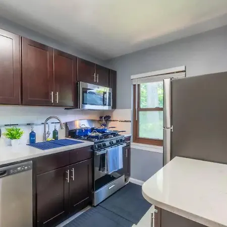 2 Deep Apts By American Dream, Sleeps 8 Hasbrouck Heights Exterior photo