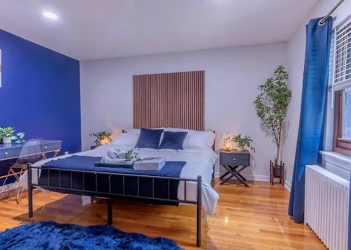 2 Deep Apts By American Dream, Sleeps 8