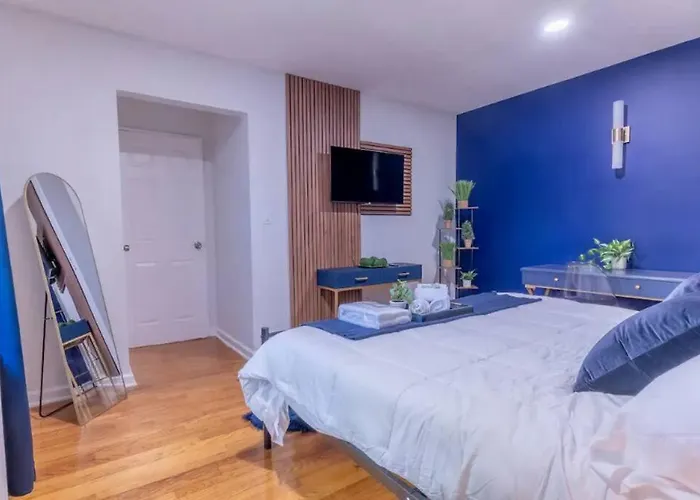 2 Deep Apts By American Dream, Sleeps 8
