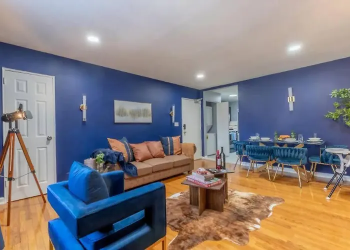 2 Deep Apts By American Dream, Sleeps 8