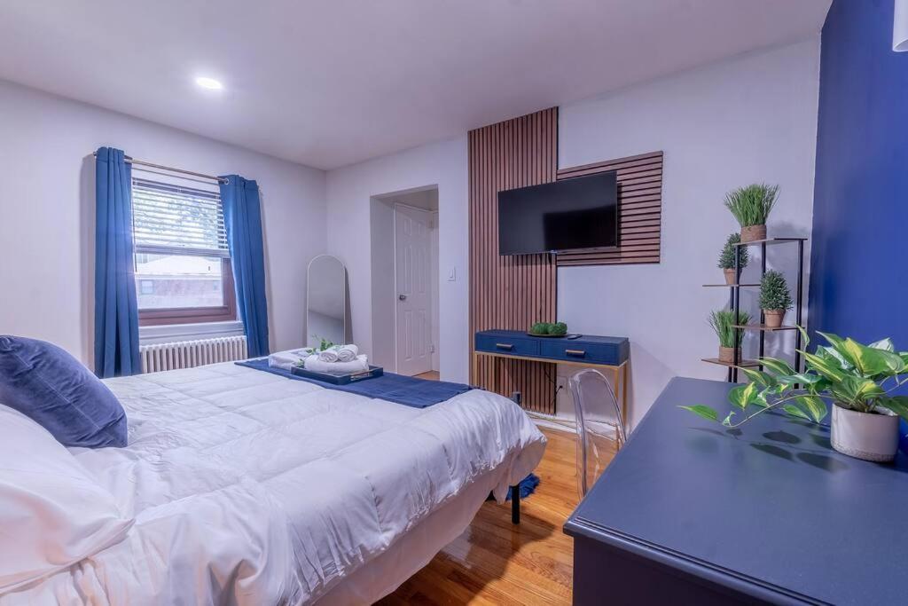 Apartment 2 Deep Apts By American Dream, Sleeps 8