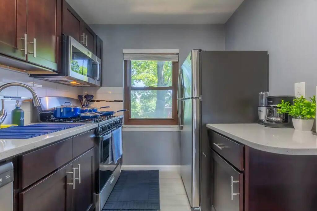Apartment 2 Deep Apts By American Dream, Sleeps 8 *
