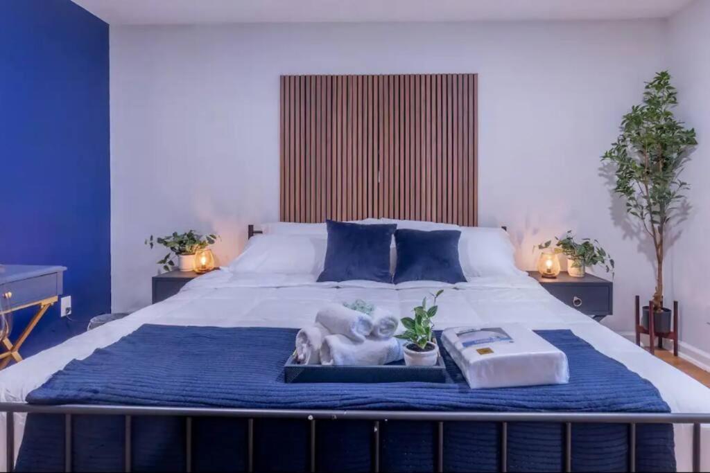 2 Deep Apts By American Dream, Sleeps 8 Apartment